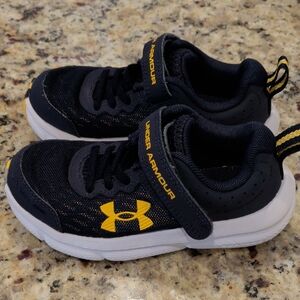 Under Armour Kids Black and Yellow Hook-and-Loop Sneakers